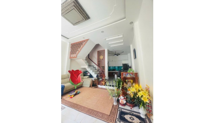 NHÀ ĐẸP VỊ TRÍ VIP TAM PHÚ - TAM HÀ - PHẠM VĂN ĐỒNG 
HẺM XE TẢI - 4 TẦNG ĐÚC - DT SÀN 208 M2 - GIÁ 5,x TỶ